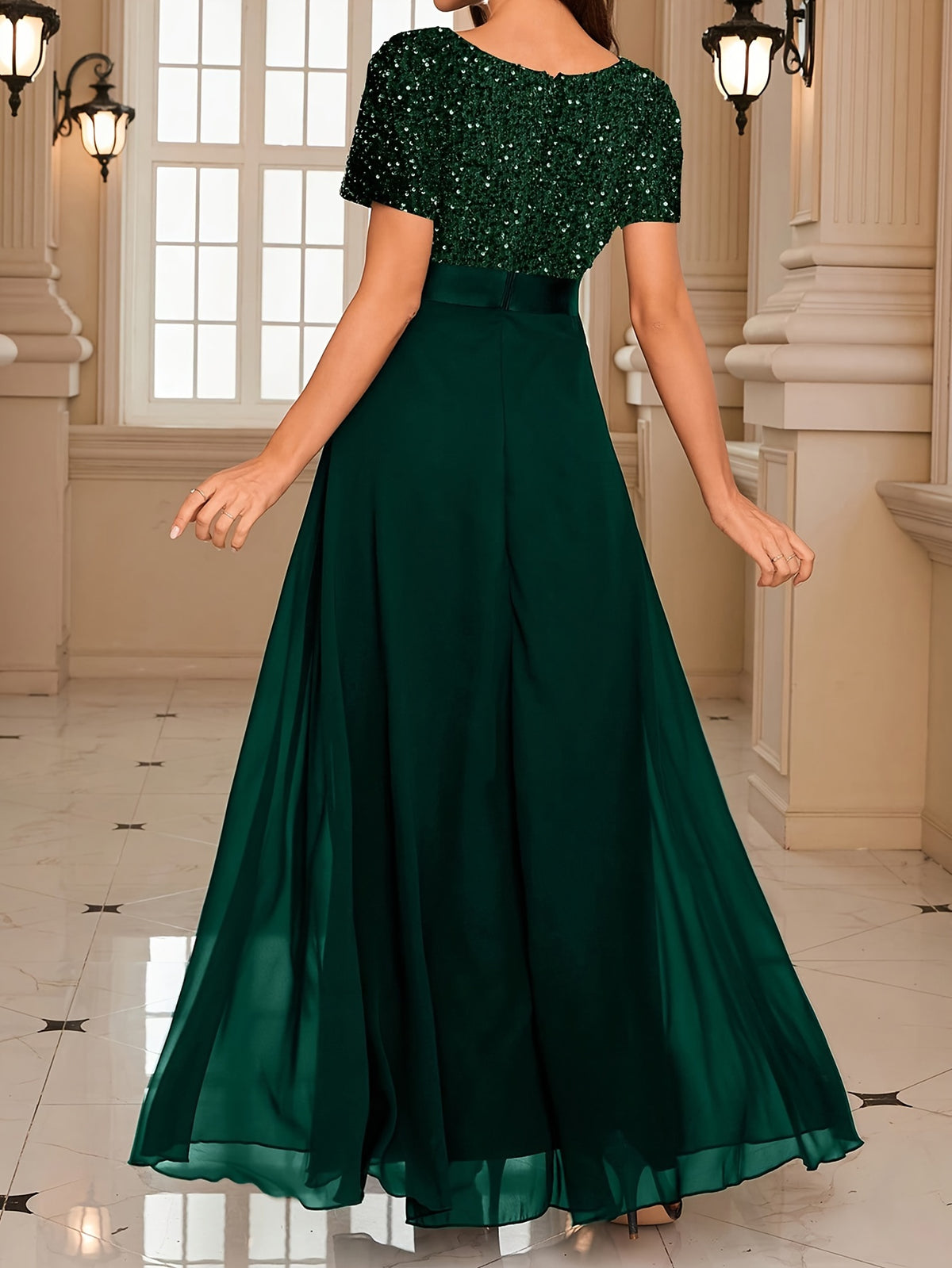 Vestido de coquetel elegante com decote em V