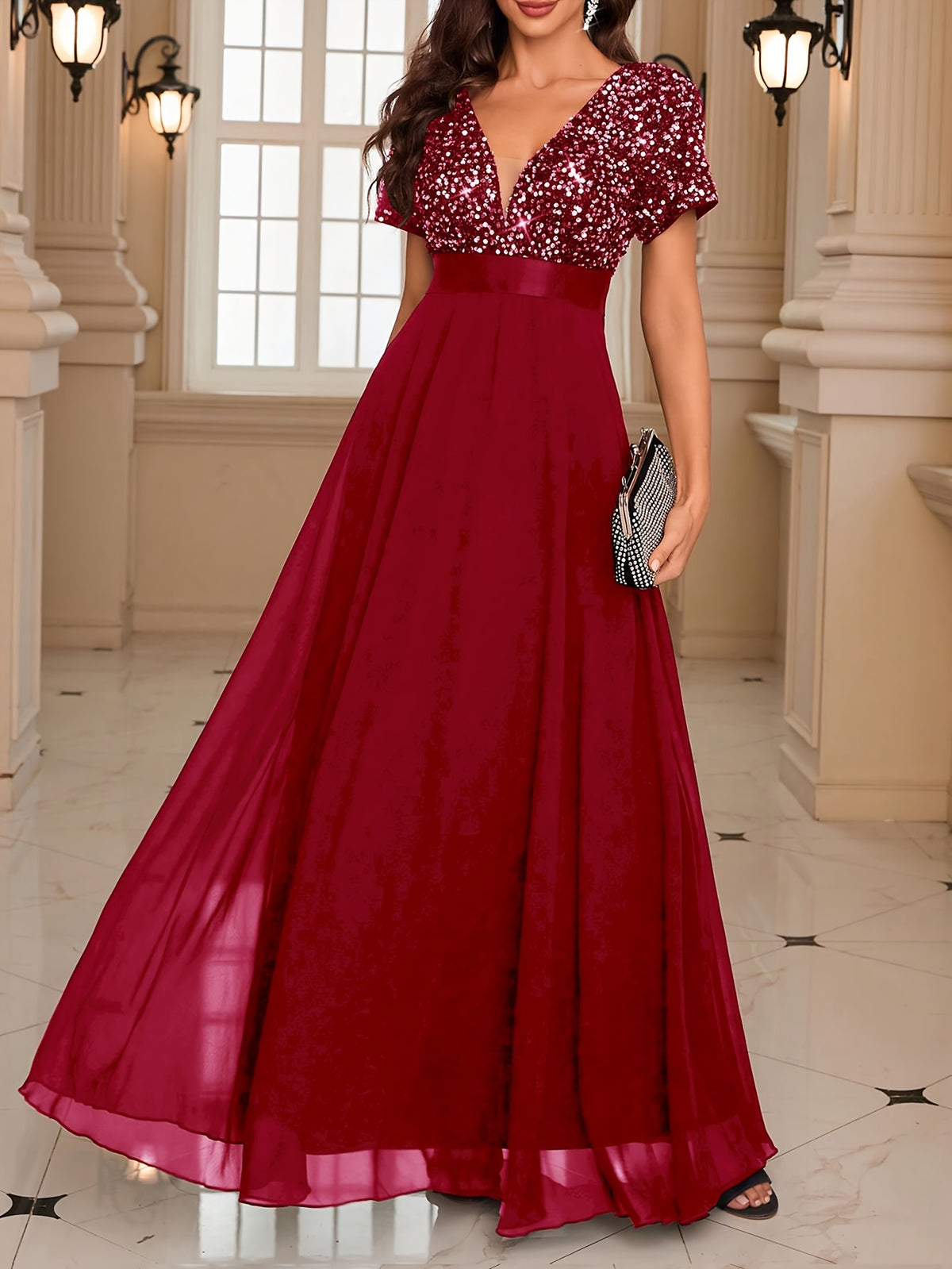 Vestido de coquetel elegante com decote em V