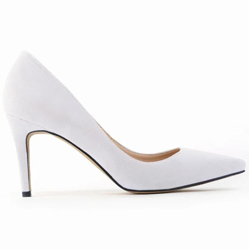 Sapatos de salto alto clássicos