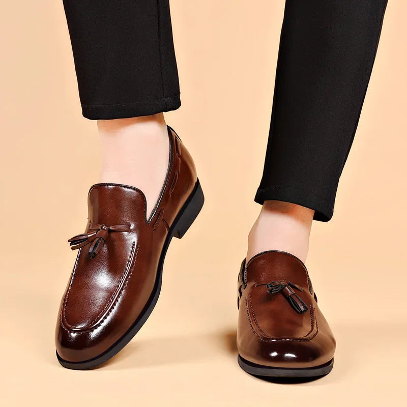 Sapatos casuais masculinos de couro