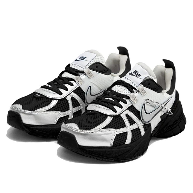 Tênis de corrida esportivos Nike V2K