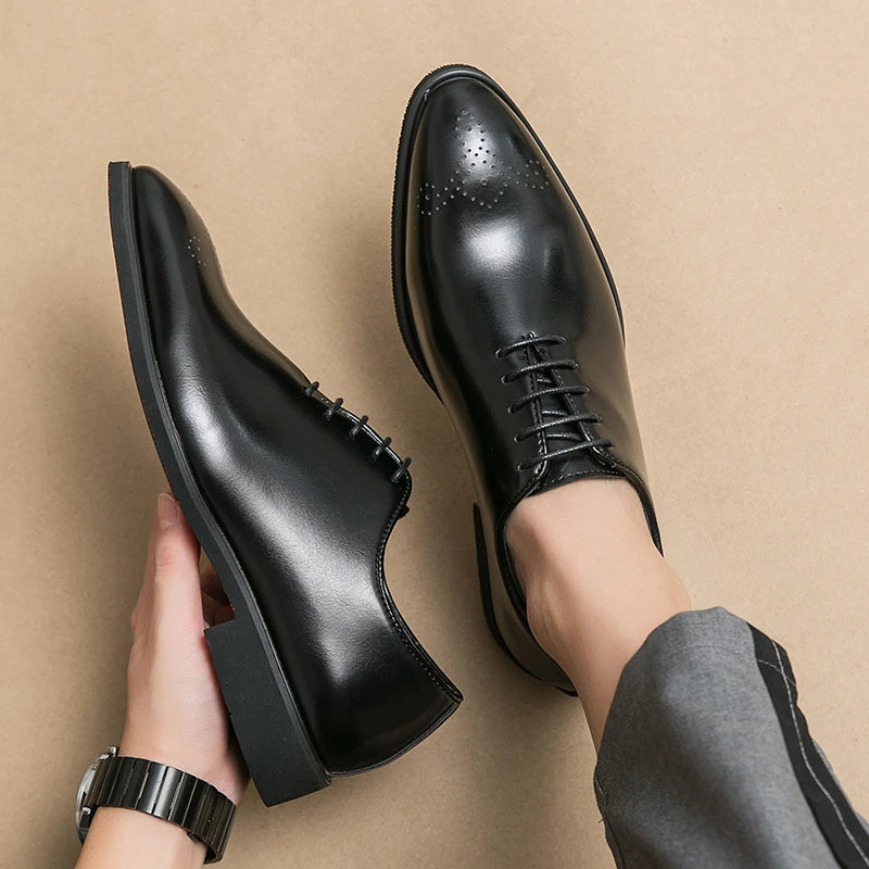 Sapatos masculinos de couro de luxo