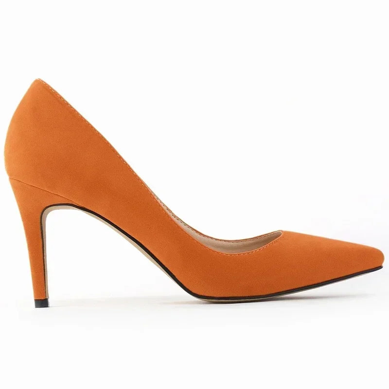 Sapatos de salto alto clássicos