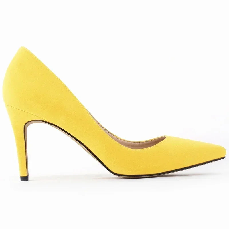Sapatos de salto alto clássicos