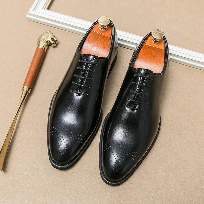 Sapatos masculinos de couro de luxo