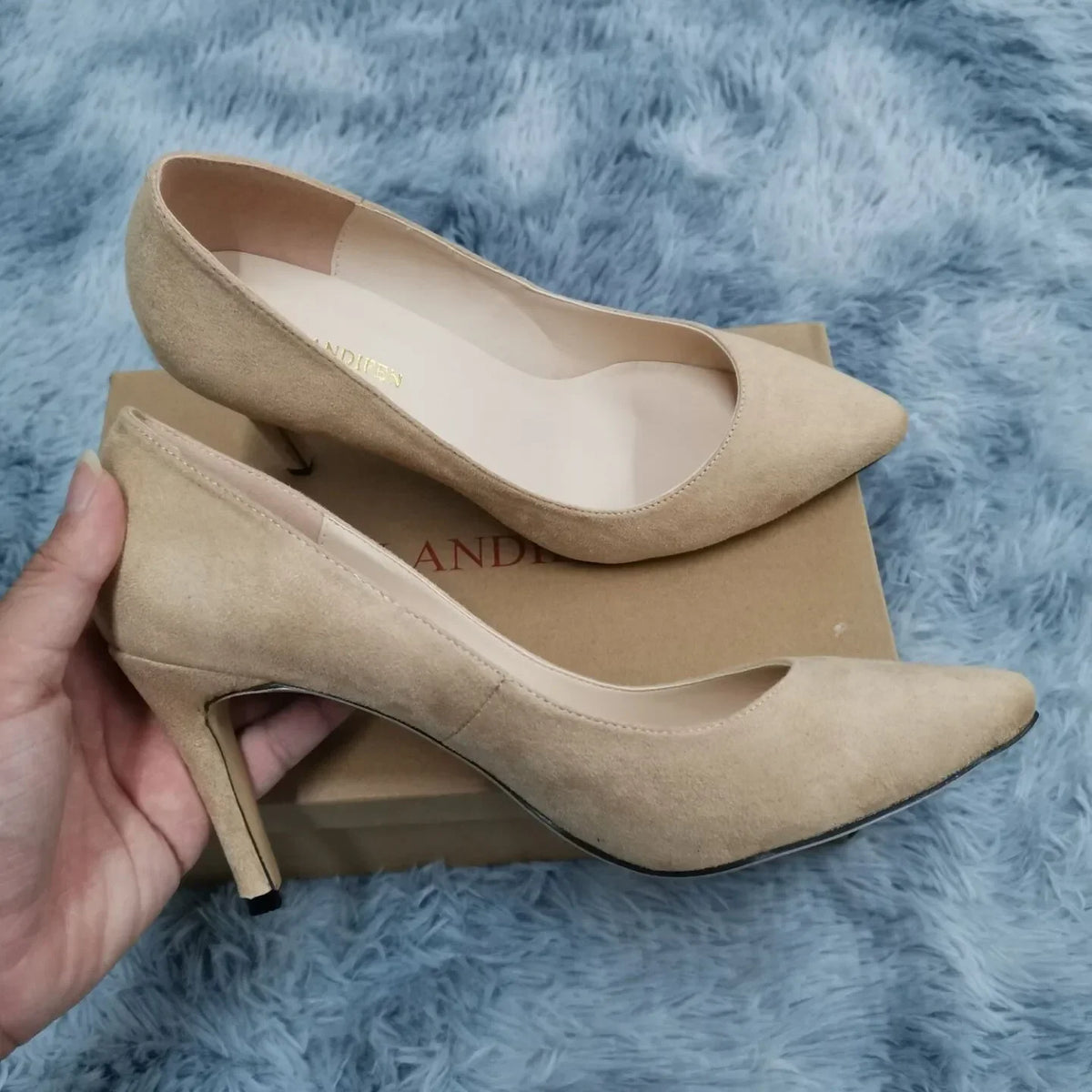 Sapatos de salto alto clássicos
