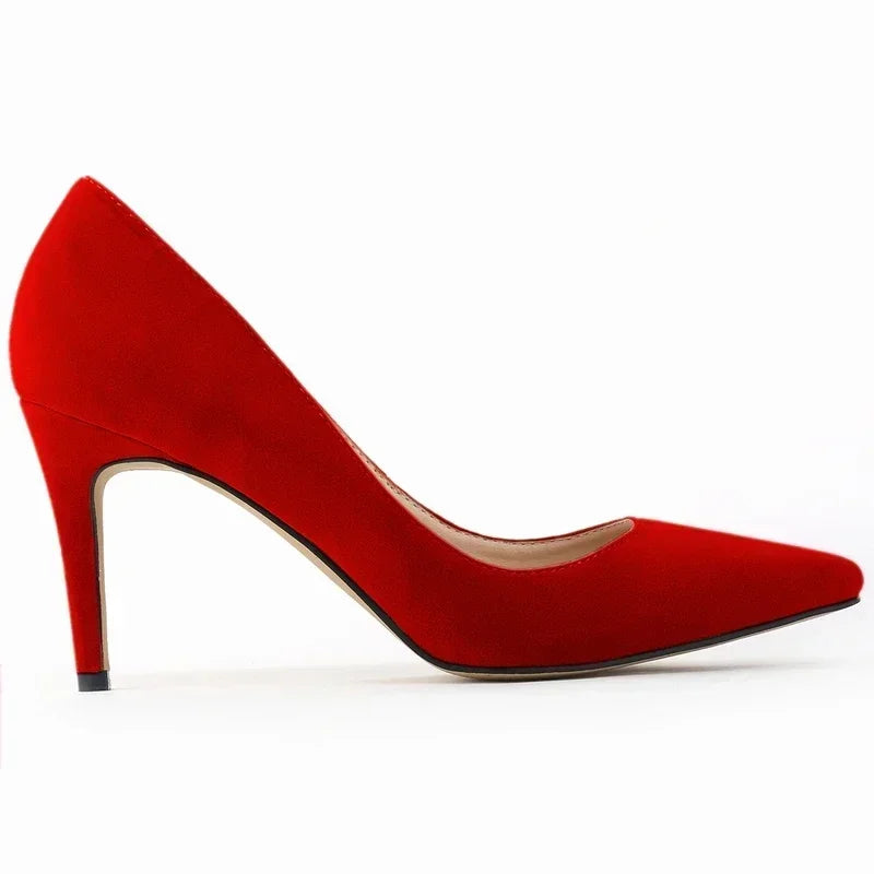 Sapatos de salto alto clássicos