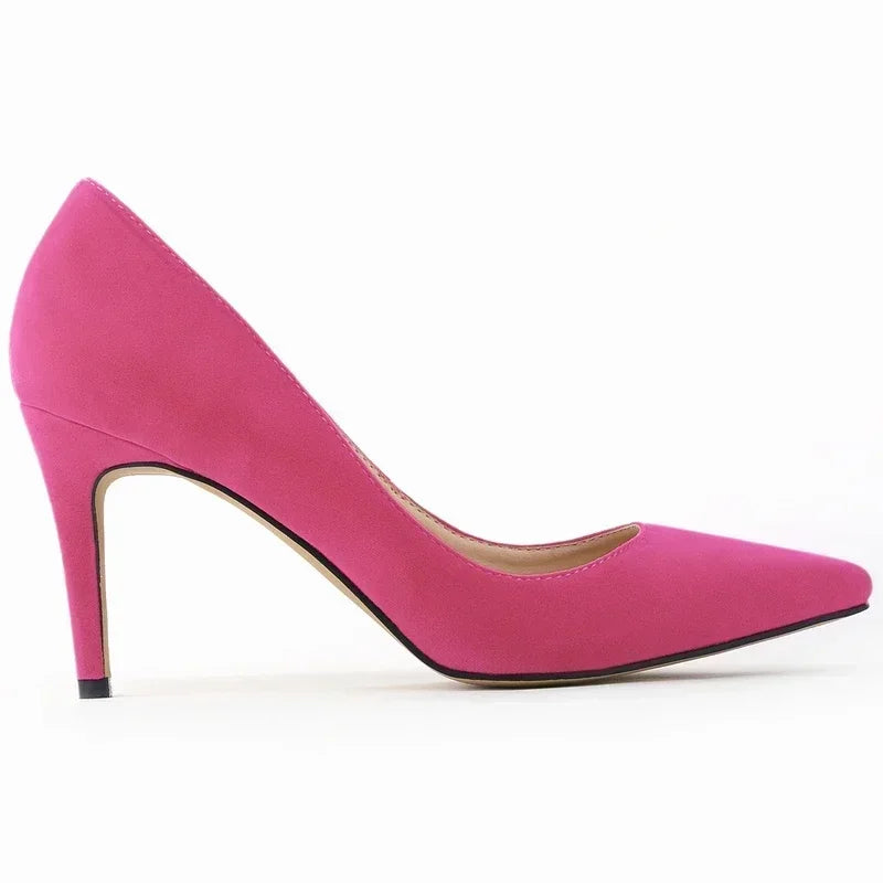 Sapatos de salto alto clássicos