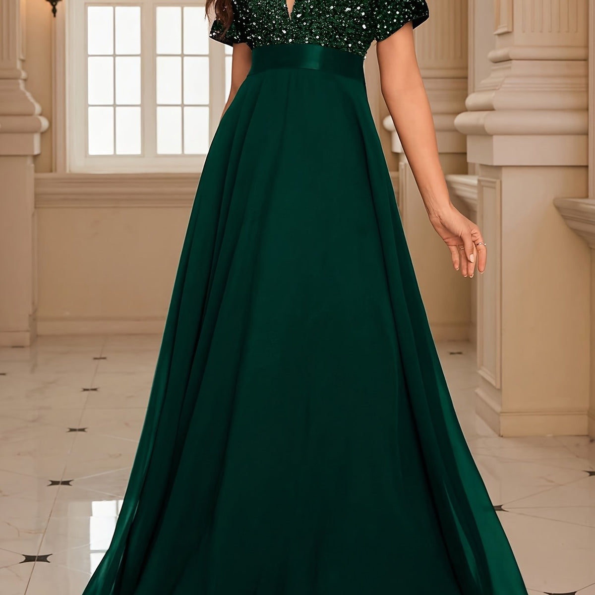 Vestido de coquetel elegante com decote em V